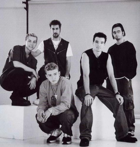 *NSYNC in black & white Nsync Aesthetic, Justin Timberlake Jessica Biel, Jessica Biel And Justin, Joey Fatone, Lion King Drawings, Manchester United Team, People Screaming, Jessica Biel, Justin Timberlake