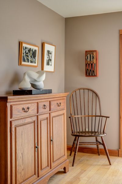 These dining room walls are painted in Benjamin Moore Weimaraner. Oak Kitchen Cabinets Wall Color, Tan Living Room, Interior Paint Colors Schemes, Tan Walls, Painting Oak Cabinets, Kitchen Wall Colors, Honey Oak, Room Paint Colors, Oak Cabinets