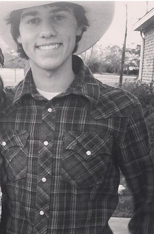 John Luke Robertson! 😍😍😍😍😍 John Luke Robertson, John Luke, Duck Commander, Duck Dynasty, I John, Country Boys, Good Looking Men, Role Models, Casual Button Down Shirt