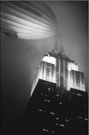 Airship Balloon, Goodyear Blimp, Dieselpunk Vehicles, Zeppelin Airship, On The Wings Of Love, The Empire State Building, American Cities, Air Travel, Retro Futurism