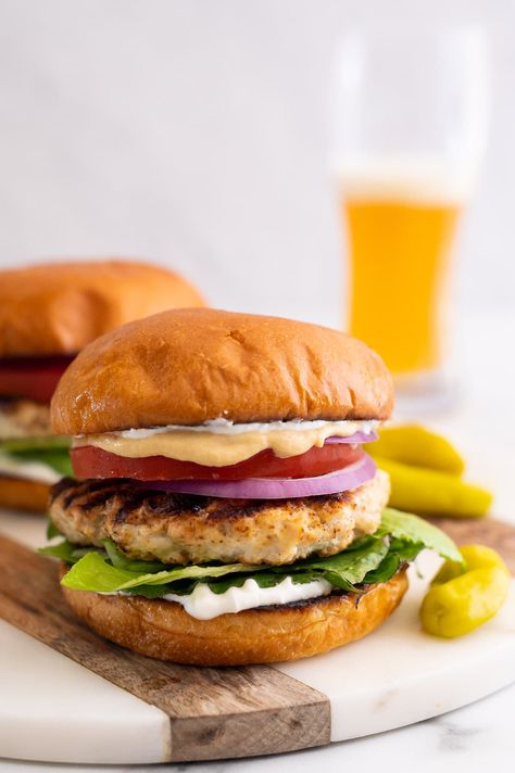 Healthy Chicken Burger Recipes, How To Make Chicken Burgers At Home, Best Chicken Burger Recipe, Chicken Burger, Grilled Chicken Burgers Ground, Chicken Fillet Burger, Oven Burgers, Grilled Chicken Burgers, Grilled Chicken Sandwich Recipes