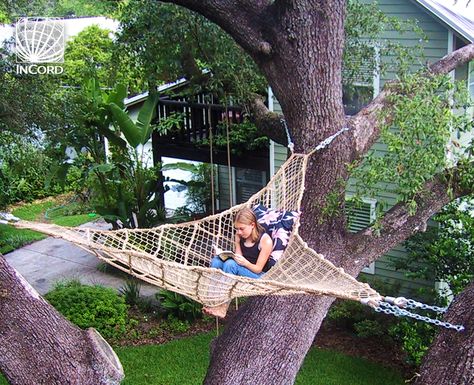 Tree House Decorating Ideas Inside, Tree Net, Maximalist Room Decor, Custom Loft, Crystal House, Maximalist Room, Tree House Diy, Den Ideas, Tree House Designs