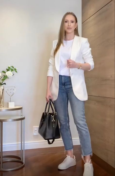 Work Outfits Women White Blazer, Outfit Saco Blanco, Outfits Con Blazer Blanco, Outfit Blazer Blanco, White Blazer Outfit Work, Outfits With Vest, Blazer Off White, White Blazer Outfits, Pretty Dresses Casual