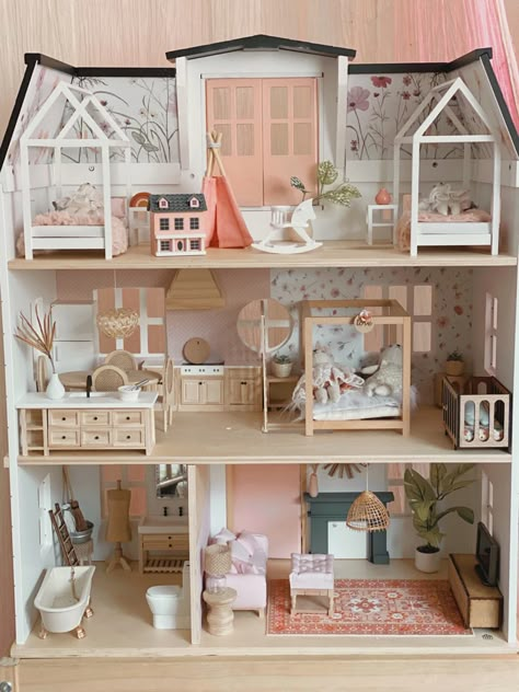 @magnolia Hearth and Hand dollhouse makeover idea #dollhouse #dollhousemakeover #magnoliahomesjoannagaines #magnolia #dollhousefurniture #miniaturefurniture #dollhousefurniture Design Bedroom Wall, Maileg Doll House, Dollhouse Makeover, Ikea Dollhouse, Barbie Bedroom, Cozy Bedroom Design, Diy Barbie House, Doll House Plans, Doll House Crafts