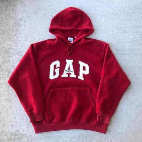 Red Gap Hoodie, Fame Clothes, Comfortable Hoodies, Pinterest Outfits, Simple Trendy Outfits, Red Hoodie, Aesthetic Fashion, Colorful Fashion, Fleece Hoodie