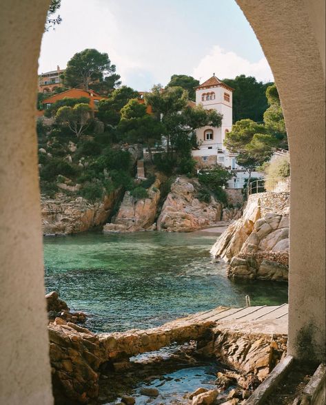 Ancient Mediterranean Aesthetic, Sandstone Castle, Mediterranean Nature, Spirit Island, Vintage Mediterranean, Mediterranean Ocean, Mediterranean Vibes, Mediterranean Aesthetic, European Summer Aesthetic