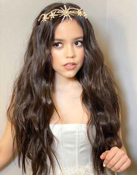 Nickelodeon Actresses, Jenna Ortega Hair, Cartier Event, Lancome Idole, Event Fashion, Valentino Fashion, Brown Hair Brown Eyes, Luxury Footwear, Branded Clothing