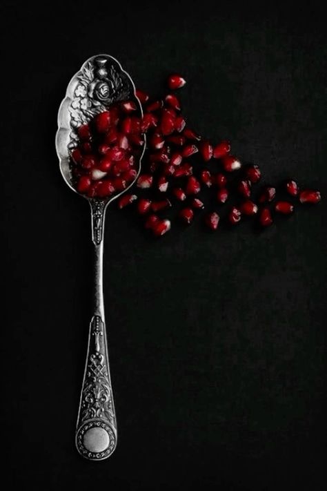 Yalda Night, Foto Macro, Pomegranate Art, Keramik Design, Hades And Persephone, Shooting Photo, Ethereal Art, Red Aesthetic, Still Life Photography