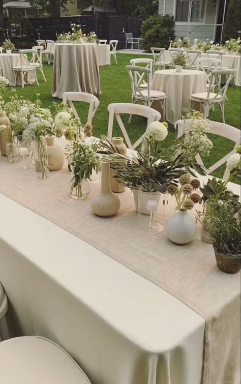 Cocktail Table Decor, Flowers In Vases, Round Wedding Tables, Plant Centerpieces, Farmhouse Table Runner, Elegant Wedding Themes, Outdoor Wedding Reception, Organic Wedding, Lodge Wedding