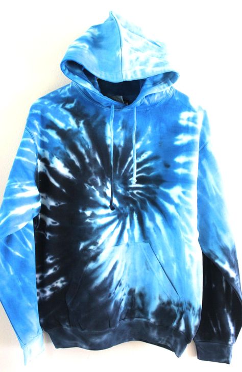 Tie Dye Hoodie Techniques, Light Blue Ocean, Tie Dye Shirts Patterns, Diy Tie Dye Shirts, Tie Dye Crafts, Tie Dye Fashion, Tie Dye Techniques, How To Tie Dye, Tie Dye Diy