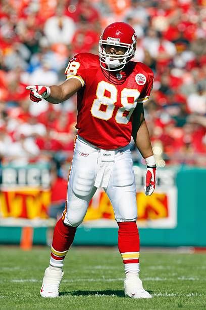 Tony Gonzalez, Kansas City Chiefs Football, Chiefs Football, Kansas City Chiefs, Football Helmets, Kansas City, High Res, Kansas, Getty Images