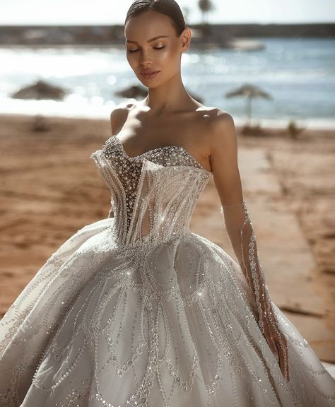 Jelly Fish Wedding Dress, Wedding Dress Pearls Beading, Diamond Ball Gown, Exotic Wedding Dress, Ballroom Decor, Fairytale Wedding Dresses, Wedding Ballgown, Wedding Dresses Vintage Princess, Wedding Ballroom