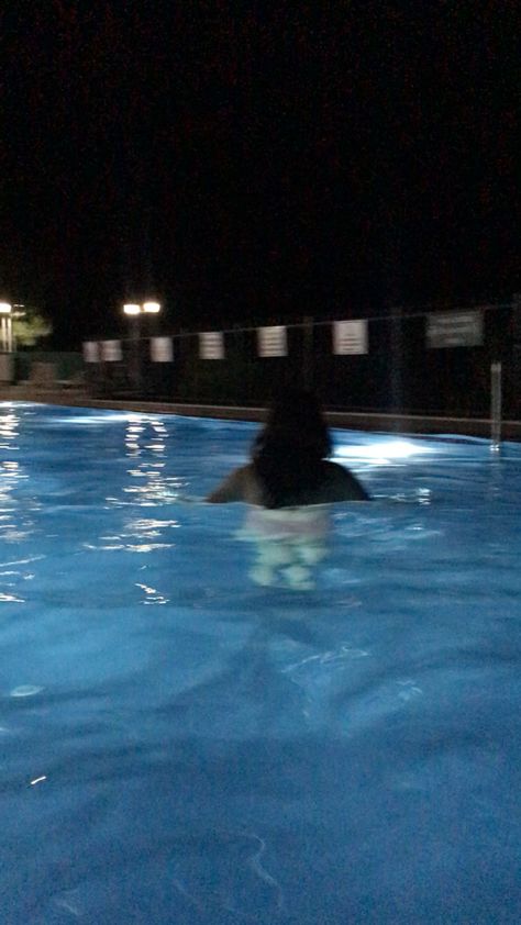 #pool #night #hot #summer #tumblr Girl In Pool Night, Late Night Pool Pics, Faceless People, Pool Pic, Disney Bands, Pool Pics, Introvert Girl, Summer Tumblr, Pool At Night