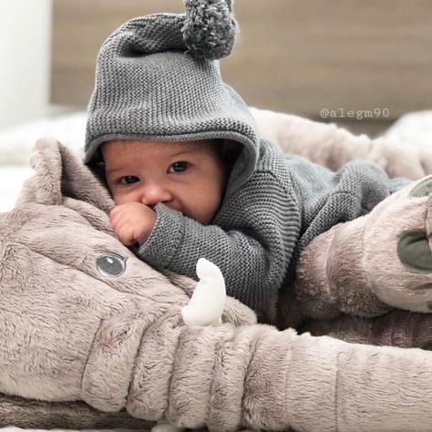 Elephant Cushion, Baby Boy Newborn Pictures, Baby Boy Newborn Photography, Elephant Pillow, Baby Tumblr, Pillow Baby, Baby Inspiration, Foto Baby, Elephant Plush