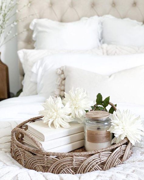 35 Round Tray Décor Ideas for a Gorgeous Centerpiece Tray On Ottoman Ideas, Bed Tray Decor Ideas, Wicker Tray Decor, Bedroom Tray Decor, Bed Tray Decor, Ottoman Tray Decor Ideas, Tray On Bed, Ottoman Tray Decor, Round Tray Decor