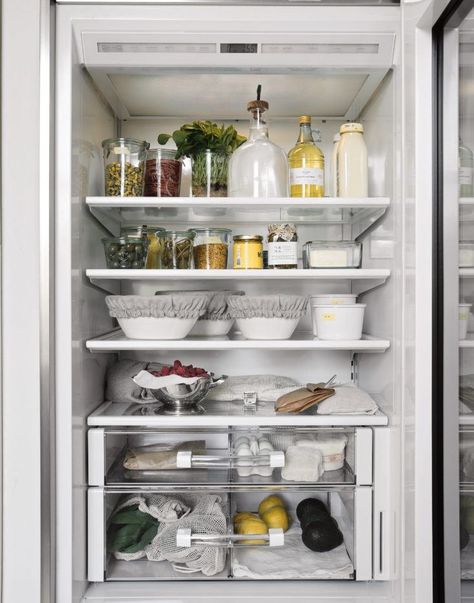 Steal This Look: The Organized Refrigerator, Plastic-Free Edition - Remodelista Healthy Fridge, Plastic Free Kitchen, Zero Waste Kitchen, Organized Home, Refrigerator Organization, Fridge Organization, Zero Waste Living, Kitchen Decor Modern, Organizing Ideas