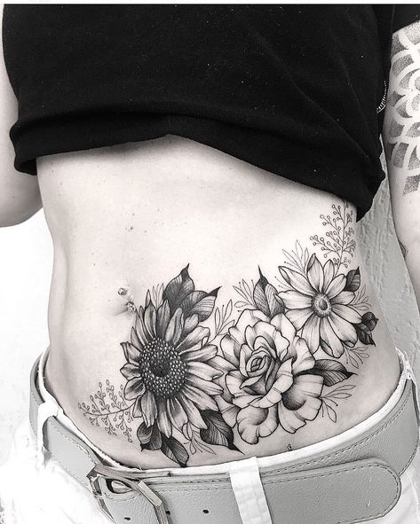 Tattoo barriga Lower Stomach Tattoos For Women, Belly Button Tattoos, Lower Belly Tattoos, Abdomen Tattoo, Lower Stomach Tattoos, Tummy Tattoo, Button Tattoo, Stomach Tattoos Women, Belly Tattoos