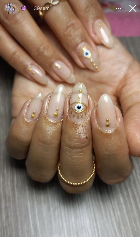 Nails For Egypt, Greek Eye Nail Art, Evil Eye Nail Art Design, Gold Evil Eye Nails, Egypt Nails Design, Third Eye Nails, Hamsa Nails, Arabian Nails, Nails Spiritual