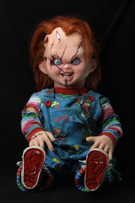 Bride of Chucky - 1:1 Replica - Life-Size Chucky Bride Of Chucky Doll, Baby Chucks, Chucky Movies, Annabelle Doll, Animated Halloween Props, Cult Classic Movies, Doll Props, Chucky Doll, Barbie Collector Dolls