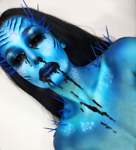 Siren Halloween, Scary Face Paint, Siren Makeup, Makeup 2022, Demon Costume, Fantasy Inspo, Sea Siren, Cool Halloween Makeup, Blue Demon