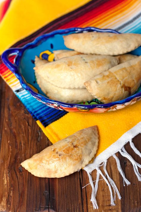 Most of the empanadas I grew up eating and or make are usually sweet. But I do love a great savory empanada and have been testing dough recipes that would work for a spicy and savory filling. This dough recipe is delicious made with beer. Its tender and flaky, but not overly flaky and combined … Red Chile Recipes, Firehouse Recipes, Empanadas Recipe Dough, Hatch Chili Recipes, Hatch Chilies, Baked Empanadas, Cheese Empanadas, Mexican Dinners, Hatch Chili