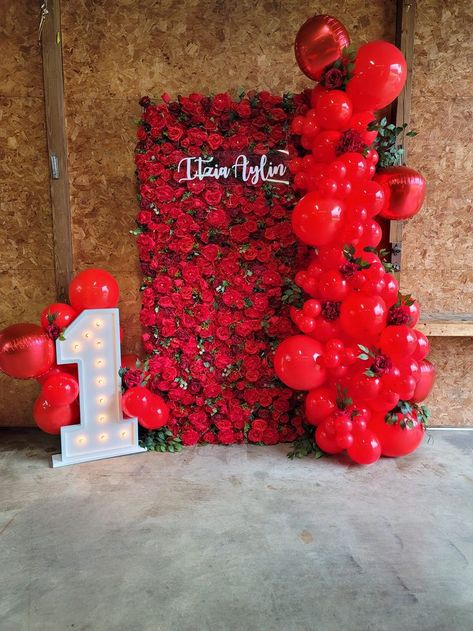 Red 80th Birthday Party, Red Photobooth Backdrop, Red Rose Themed Birthday Party Decorations, Rose Backdrop Photoshoot, 25 Birthday Decoration Ideas For Her, Red Roses Themed Birthday Party, Red Roses Party Theme, Red Rose Theme Party, Red Balloon Decorations Birthday