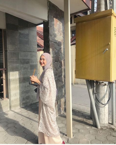 Outer Scraft, Scraft Hijab, Outfit Outer, Humor Twitter, Casual Hijab, Casual Hijab Outfit, Instagram Ideas Photography, Ideas Photography, Hijab Outfit