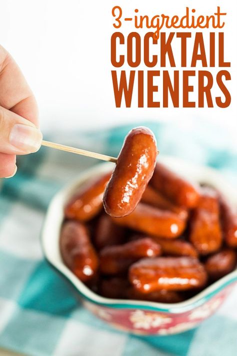 Cocktail Wieners Recipe with Grape Jelly & BBQ Sauce #crockpotappetizers #slowcookerrecipes Crockpot Lil Smokies, Cocktail Sausage Recipes, Cocktail Franks, Sausage Crockpot Recipes, Cocktail Wieners, Little Smokies Recipes, Smokies Recipe, Crockpot Chicken And Gravy, Sausage Appetizers