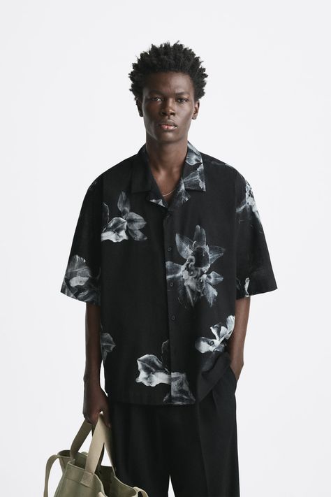 Floral Menswear, Hawiian Shirts, Zara Man Shirts, Summer Shirts Men, Cuban Shirts, Mens Printed Shirts, Slogan Shirts, Resort Shirt, Jacquard Shirt