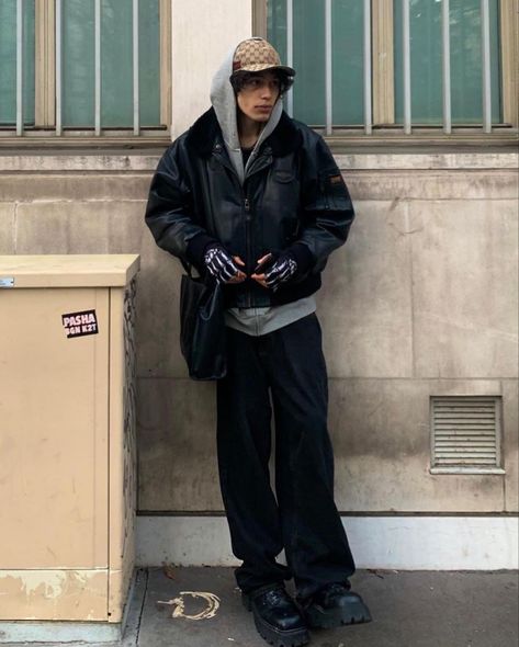 Mens Gorpcore Fashion, Platform Shoes Men Outfit, Streetwear Fashion Winter Men, Anarchist Fashion, Archive Fashion Men, Acubi Fashion Men, Gorpcore Men, High End Streetwear, Subversive Fashion