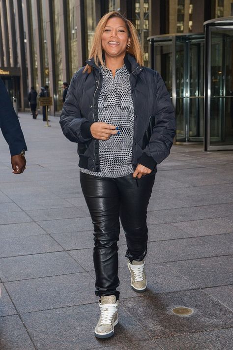 Queen Latifah kills it in these leather pants, metallic sneakers and bomber jacket Apple Dressing, Queen Latifah Style, Queen Latifa, Female Crush, Plus Size Wedding Dresses With Sleeves, Dresses For Apple Shape, Star Struck, Apple Shape, Queen Latifah