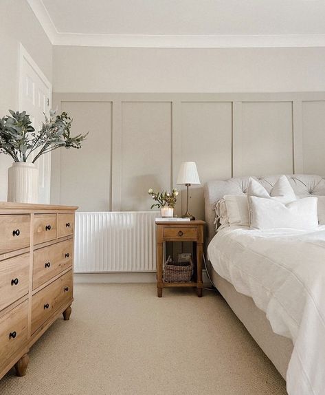 Panelling Diy, Wool Loop Carpet, Diy Panelling, Beige Carpet Bedroom, Oak Panelling, Carpet Diy, Loop Carpet, Oak Bedroom Furniture, Oak Bedroom