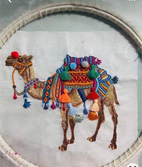 Camel Embroidery, Women's Back Tattoos, Yemeni Clothes, Camels Art, Embroidery Hoop Art Diy, The Last Laugh, Textile Art Embroidery, Diy Embroidery Designs, Diy Embroidery Patterns