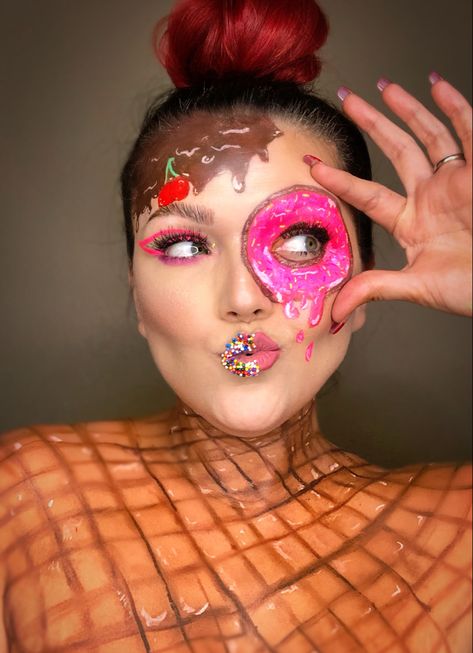 Candy Queen Makeup, Donut Face Paint, Candy Face Painting, Donut Makeup Look, Candy Girl Makeup, Candy Clothes, Candy Makeup, Candy Balls, Hat Diy