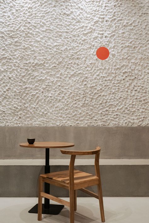 Gota Café :: Behance Cafe Seating Ideas, Japanese Cafe Design, Japanese Coffee Shop, Coffee Shop Concept, Japanese Cafe, Japanese Coffee, Farm Cafe, Cafe Seating, Bakery Decor