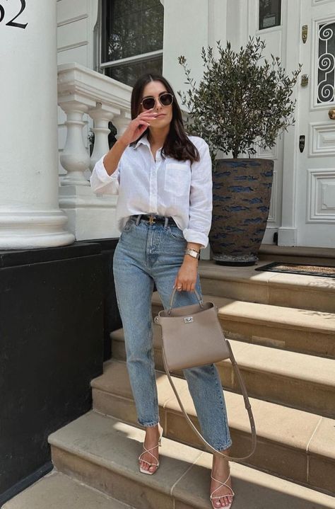 Outfit Ideas Elegant Chic Summer, Loose Shirts Outfit, Youthful Outfits For Women, Casual Elegant Outfits Spring, Soft Romance Aesthetic Outfits, Monochrome Spring Outfit, Spring Outfits Women 30s Casual Chic, Jeans And Shirt Outfit Woman Classy, Outfit Camisa Branca