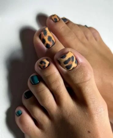 Blue Toe Nails, Nails Rose, Feet Nail Design, Trends Nails, Toenail Designs, Pedicure Ideas, Gel Toe Nails, Chrome Nails Designs, Toe Nail Color