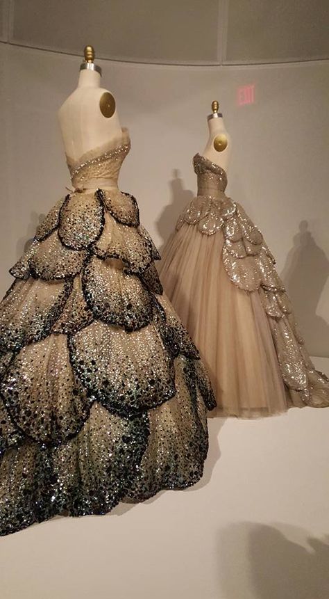 Fashion In An Age Of Technology Dresses, Reawakening Fashion Met Gala, Fashion In An Age Of Technology, Met Gala Worthy Dresses, Met Gala Designs, Met Gala Looks Ideas, Fashion Show Outfits Attending A, Met Gala Garden Of Time, Garden Of Time Dress Met Gala