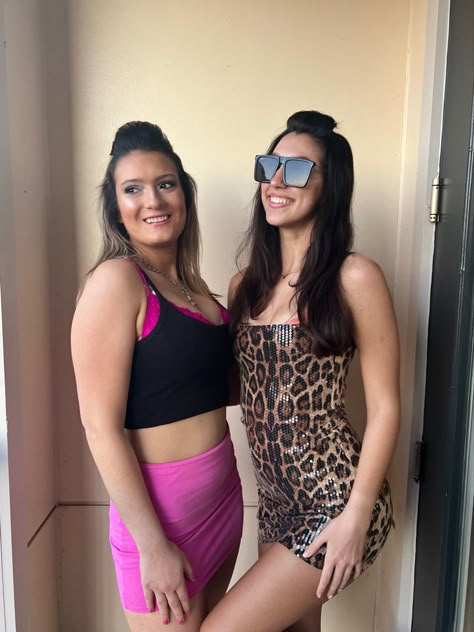 Jersey Shore Spirit Week, Jwoww And Snooki Costume, Jersey Shore Halloween Costumes Group, 2000s Fashion Jersey, Jwow And Snooki Halloween Costume, Jersey Shore Outfits Party College, Jersey Shore Costumes, Jersey Shore Outfits Ideas, Snooki And Jwoww Costumes Halloween