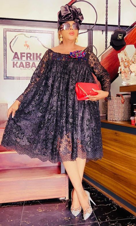 Douala Kaba Styles, Mini Kaba Pagne, Cameroon Kaba Styles, Lace Kaba, Mini Kaba, African Kids Clothes, Lace Dress Classy, Boubou Styles For Women, Kaftan Styles