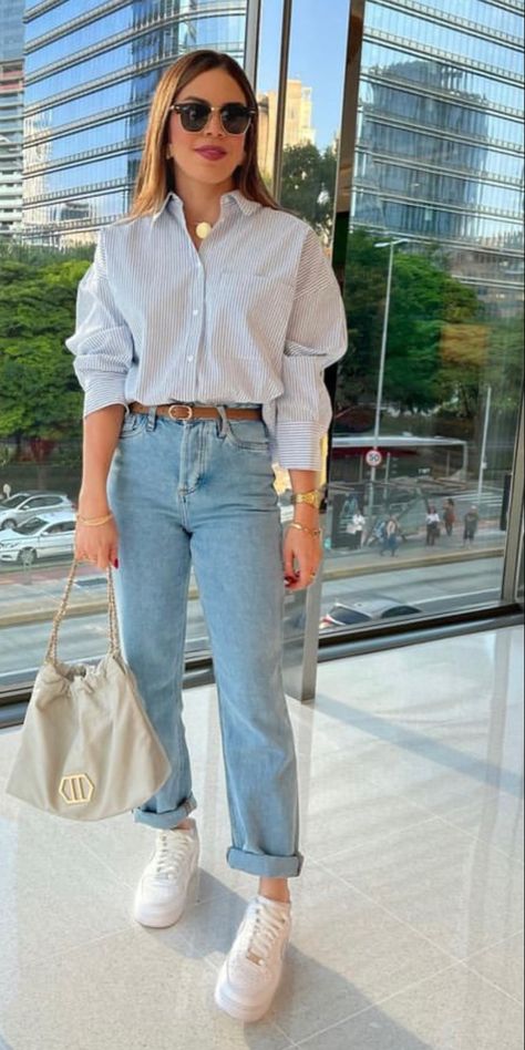 Jean Celeste Outfits, Outfit Jean Claro, Mon Jeans Outfits, Ootd Office, Rich Girl Style, Linen Shirt Outfit, Jeans Outfit For Work, Casual Oufits, Outfits Con Jeans