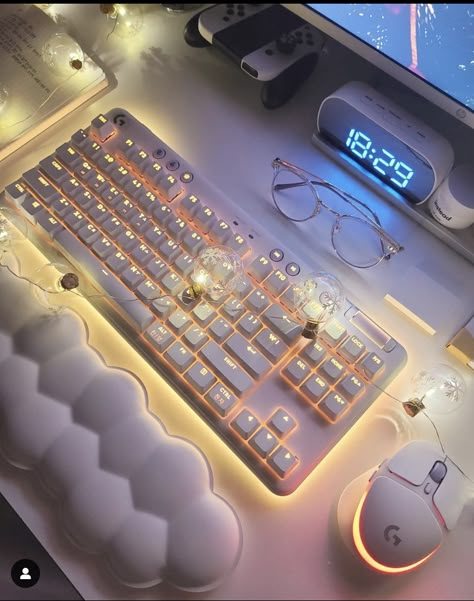 Gaming Desk Setup, Cozy Desk, Gamer Setup, Gamer Room Decor, Video Game Room Design, Desktop Setup, Room Redesign, Office Room Decor, Study Room Decor