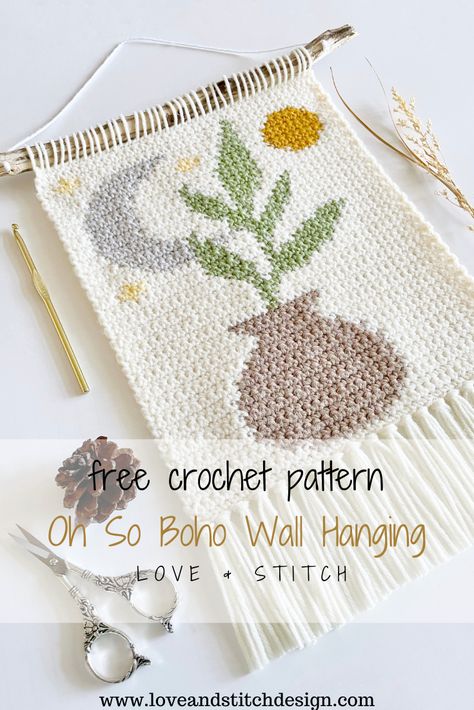 Introducing the new free pattern on the Love & Stitch blog The Oh So Boho Wall Hanging! #crochet #crochetpattern #crochetthatpattern #crochetdesign #crochetlove #crochethomedecor #crochetprojects #crochetpatternfree Macrame Crochet, Crochet Wall Art, Crochet Filet, Crochet Wall Hangings, Pola Amigurumi, Tapestry Crochet Patterns, Crochet Lessons, Crochet Home Decor, Crochet Tapestry