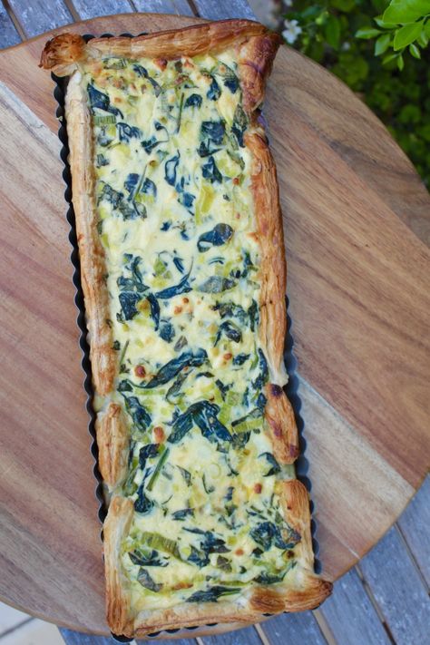 Feta Tart Recipes, Leek And Feta Quiche, Leek Puff Pastry Tart, Leek And Spinach Recipes, Leek Puff Pastry, Leek Tart Recipe, Spinach Leek, Feta Tart, Savoury Tart