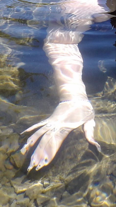 Nimphs Aesthetic, River Nails, Water Witch Aesthetic, River Witch, River Nymph Aesthetic, River Nymph, Water Nymphs Painting, Fresh Water Mermaid Aesthetic, Distorted Images