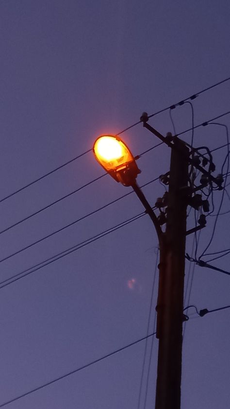 night street aesthetic ,lamp, sunset ,purble sky Street Lamp At Night Aesthetic, Street Lamp Aesthetic, Street Lights Aesthetic, Night Streetlight, Night Street Aesthetic, Aesthetic Lamp, Cottage Details, Street Aesthetic, Night Street