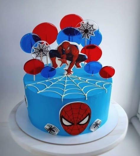 Spaydrmen Cake, Dort Spiderman, Spiderman Cake Ideas, Spider Man Birthday Cake, Jungle Birthday Cakes, Graduation Cake Designs, Golden Birthday Cakes, Spiderman Cake Topper, Spiderman Birthday Cake