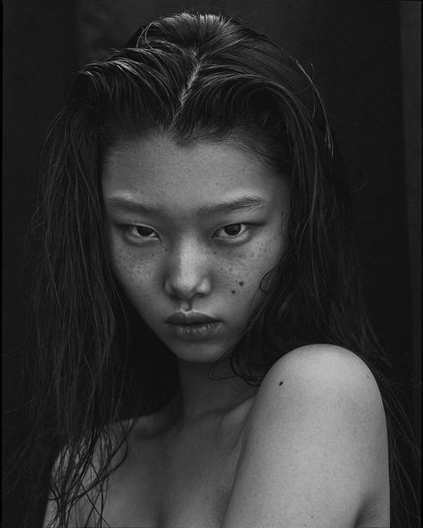 Fashion Model Photography, Face Drawing Reference, Photographie Portrait Inspiration, Face Characters, Face Photography, Black And White Portraits, Dark Beauty, Portrait Inspiration, Interesting Faces