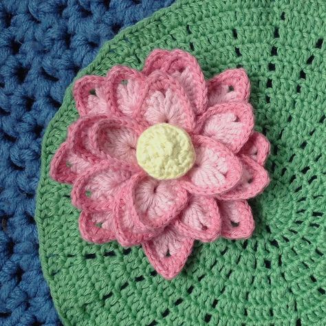 Knitted Flowers, Flower Applique, Crochet Flower Patterns, Crochet Applique, Irish Crochet, Love Crochet, Crochet Pattern, Crochet For Kids, Crochet Accessories