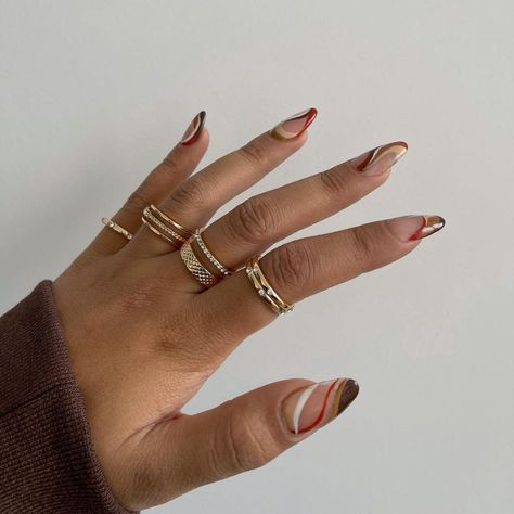 STEFNEYV 🌊🌊 (@stefneyv) • Instagram photos and videos Chip Nails, Nails And Rings, Mint Choc Chip, No Chip Nails, Diamonds Bracelet, Brown Rings, Nail Trends, Earthy Tones, Gold Jewellery